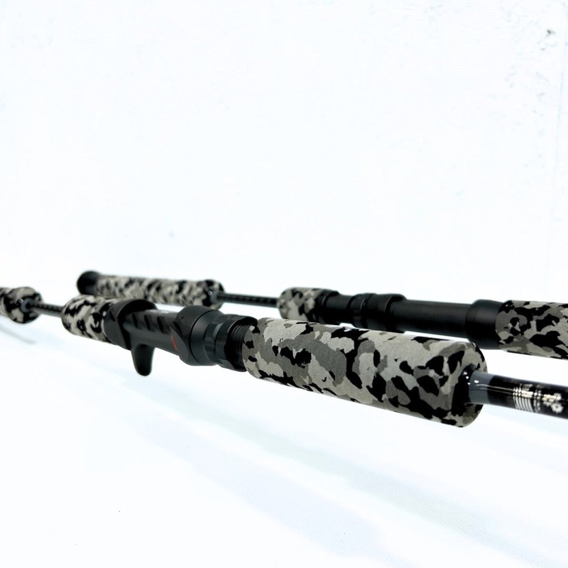 Carbon X Slow Pitch 7’0″ 30-60# Heavy | Grey Camo Trim Package