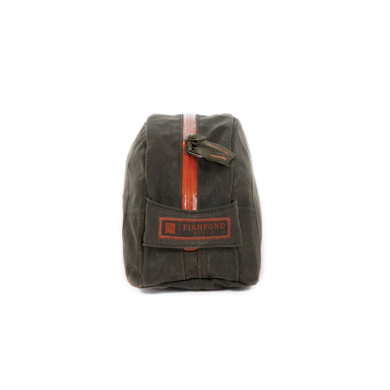Fishpond Cabin Creek Toiletry Kit Peat Moss